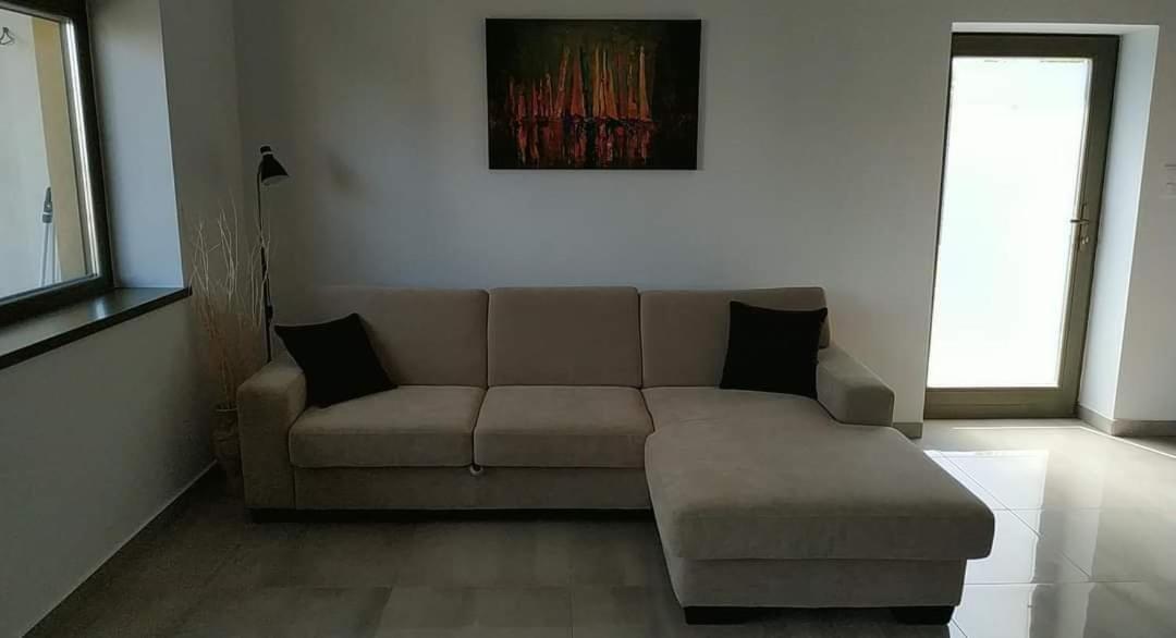 Lavender Apartment บาลาตงโบกลาร์ ภายนอก รูปภาพ